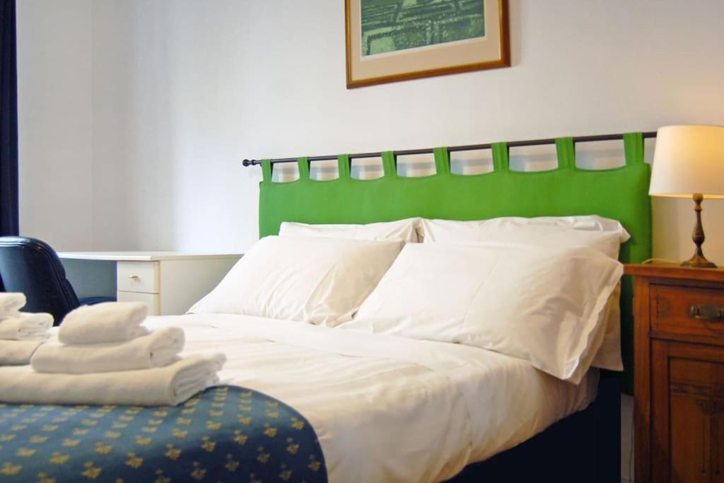Near Colosseum By Varental 2Br + 1Sb Roma Dış mekan fotoğraf