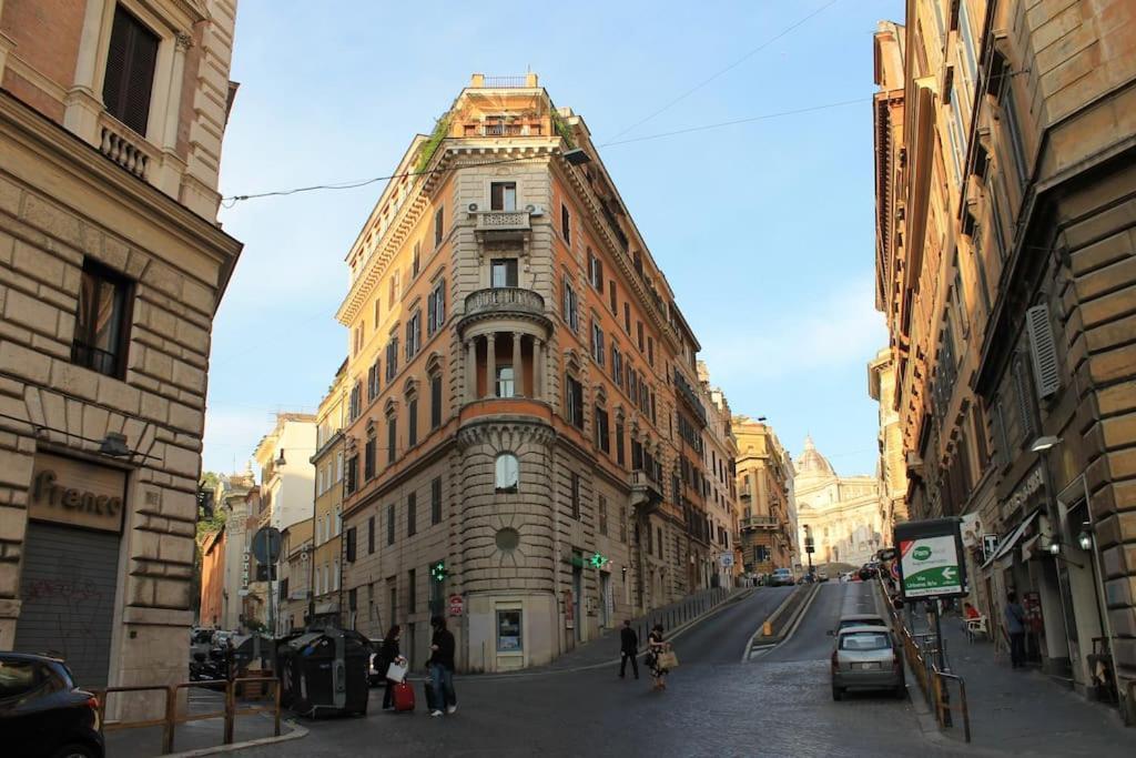 Near Colosseum By Varental 2Br + 1Sb Roma Dış mekan fotoğraf
