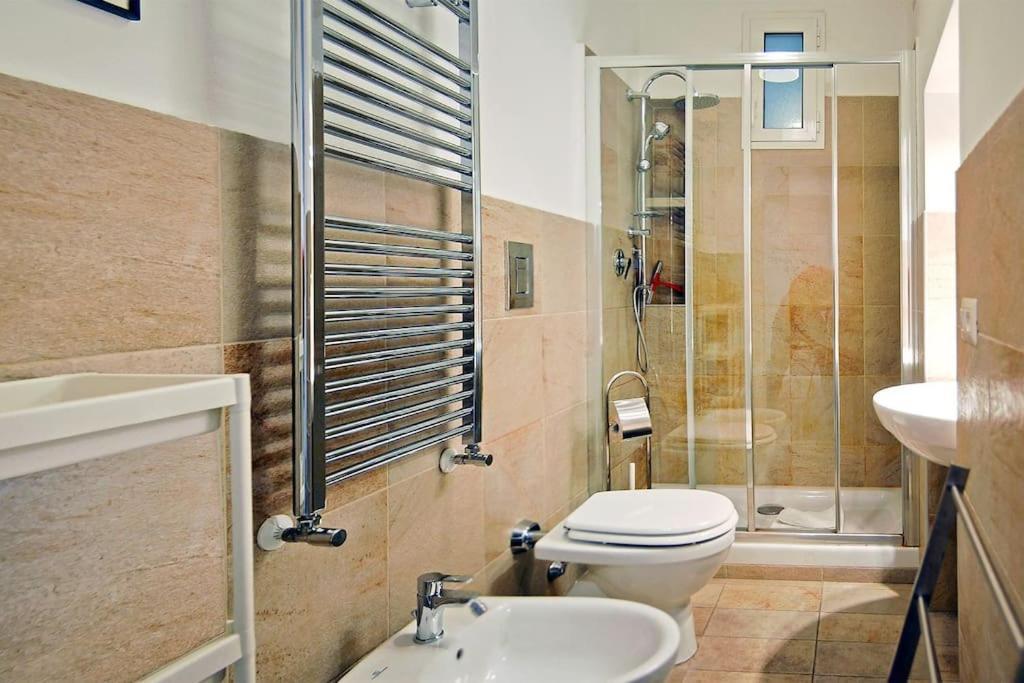 Near Colosseum By Varental 2Br + 1Sb Roma Dış mekan fotoğraf